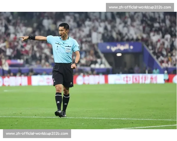 马宁世俱杯强硬执法：阻止违规换人引发教练组围堵